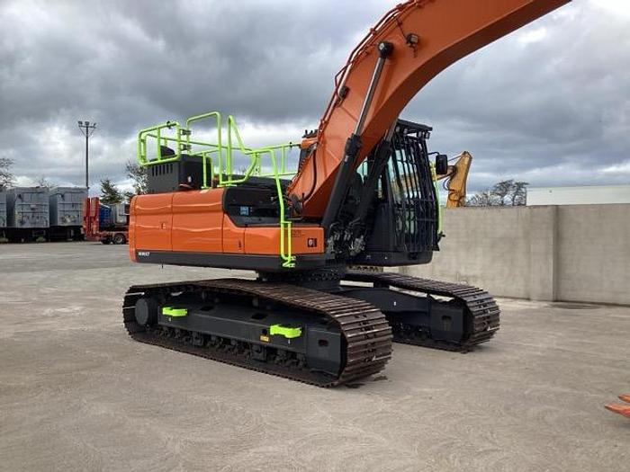 Used 2023 Doosan DX225LC-7 Tracked Excavator