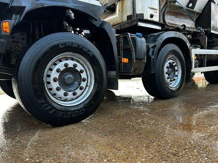 Used 2015 Renault K460 8x4 Volumetric Mixer
