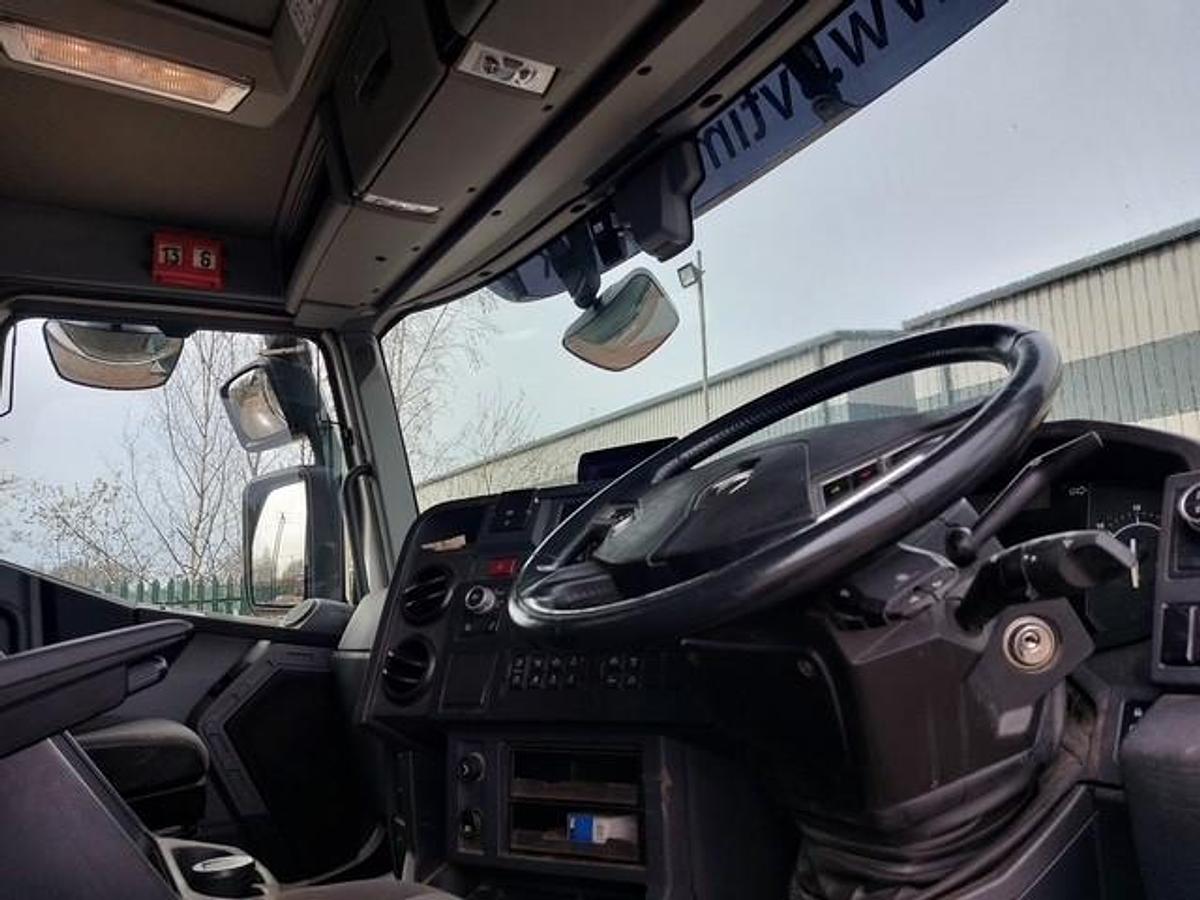 Used 2021 Renault C380 6x2 Rearlift Curtainsider