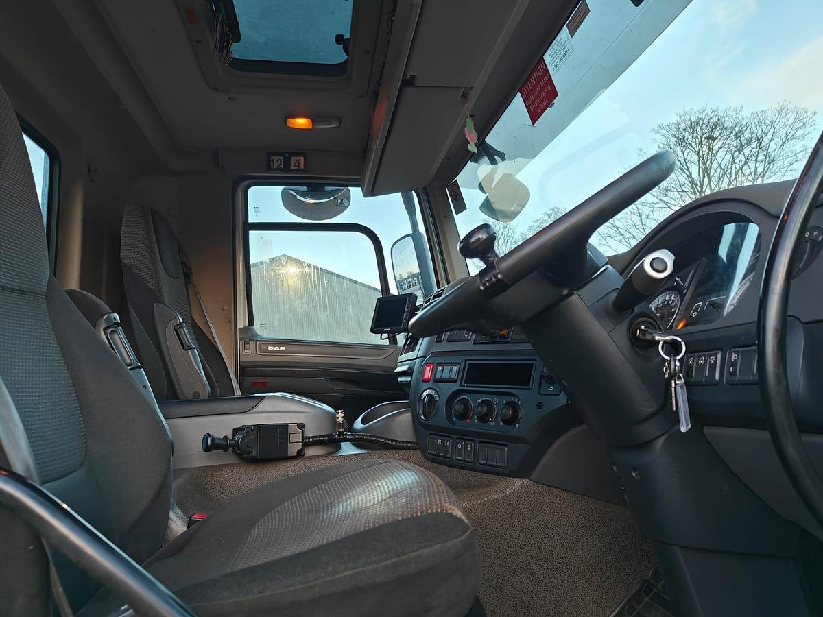 Used 2017 DAF CF400 8x4 Steel Tipper Grab