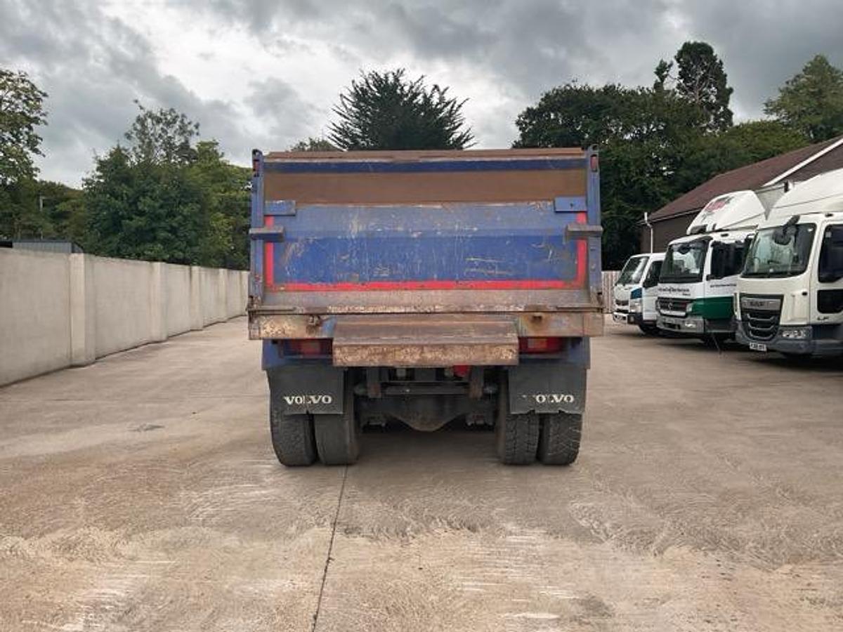 Used 2006 Volvo FM400 8x4 Tipper