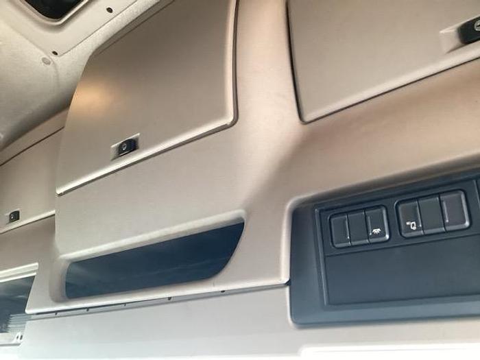 Used 2017 (67) DAF CF370 6x2 Rearlift 26T Beavertail