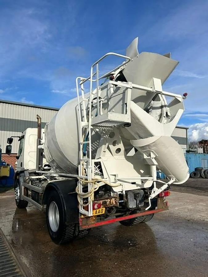 Used 2016 DAF LF280 4x2 Concrete Mixer