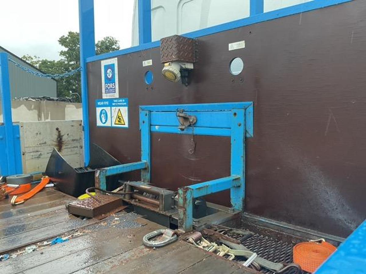 Used 2018 DAF LF230 4x2 Beavertail