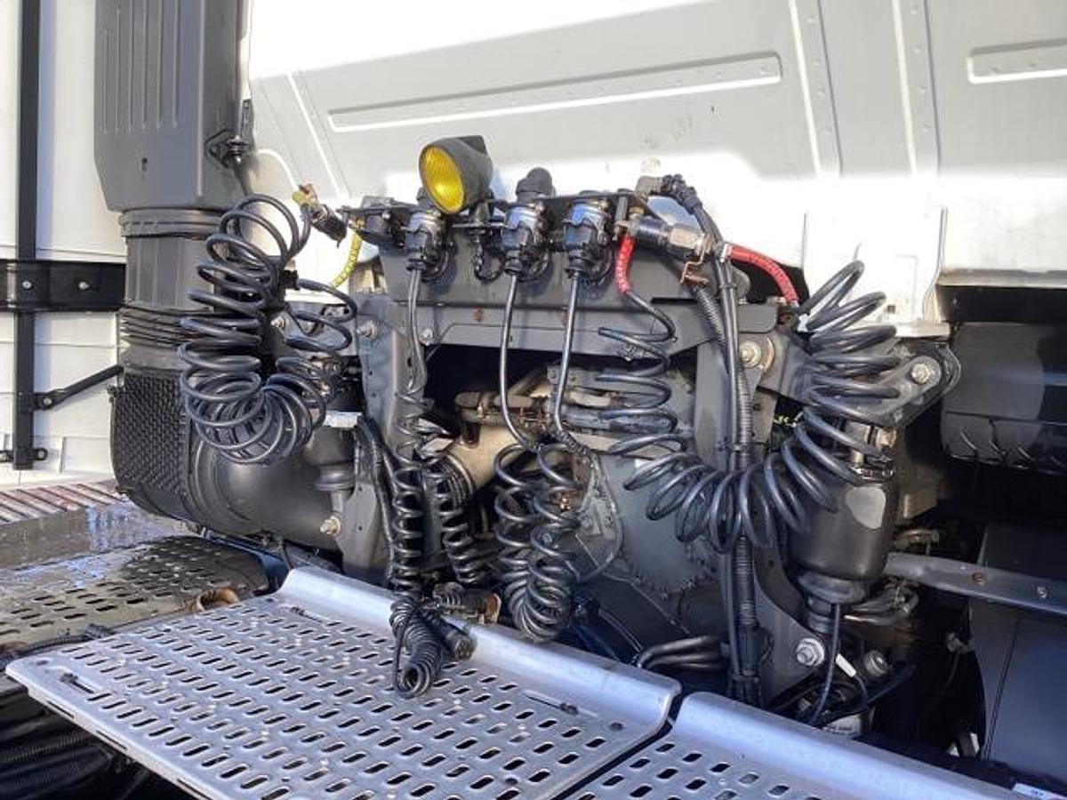 Used 2023 Iveco S-Way 490 6x2 Tractor Unit