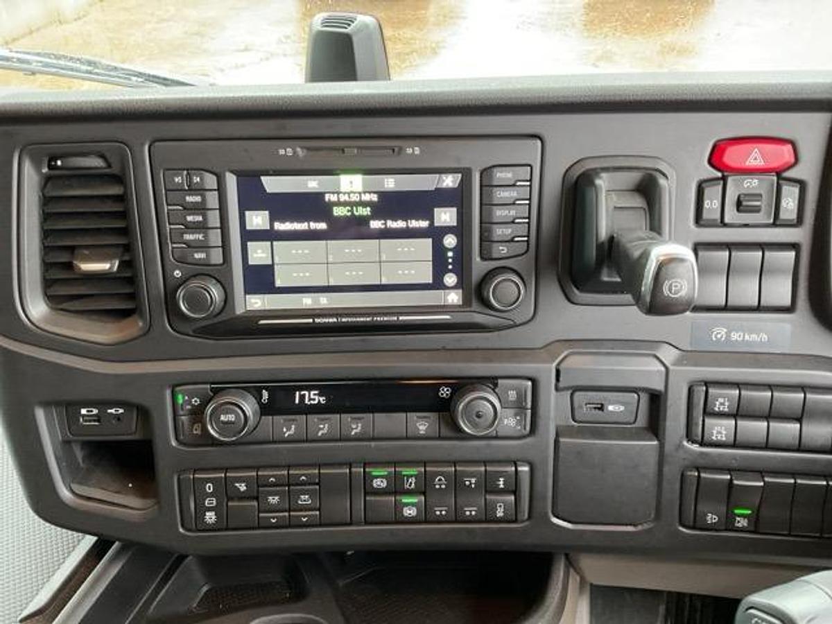 Used 2023 Scania R560 6x2 Rear Lift