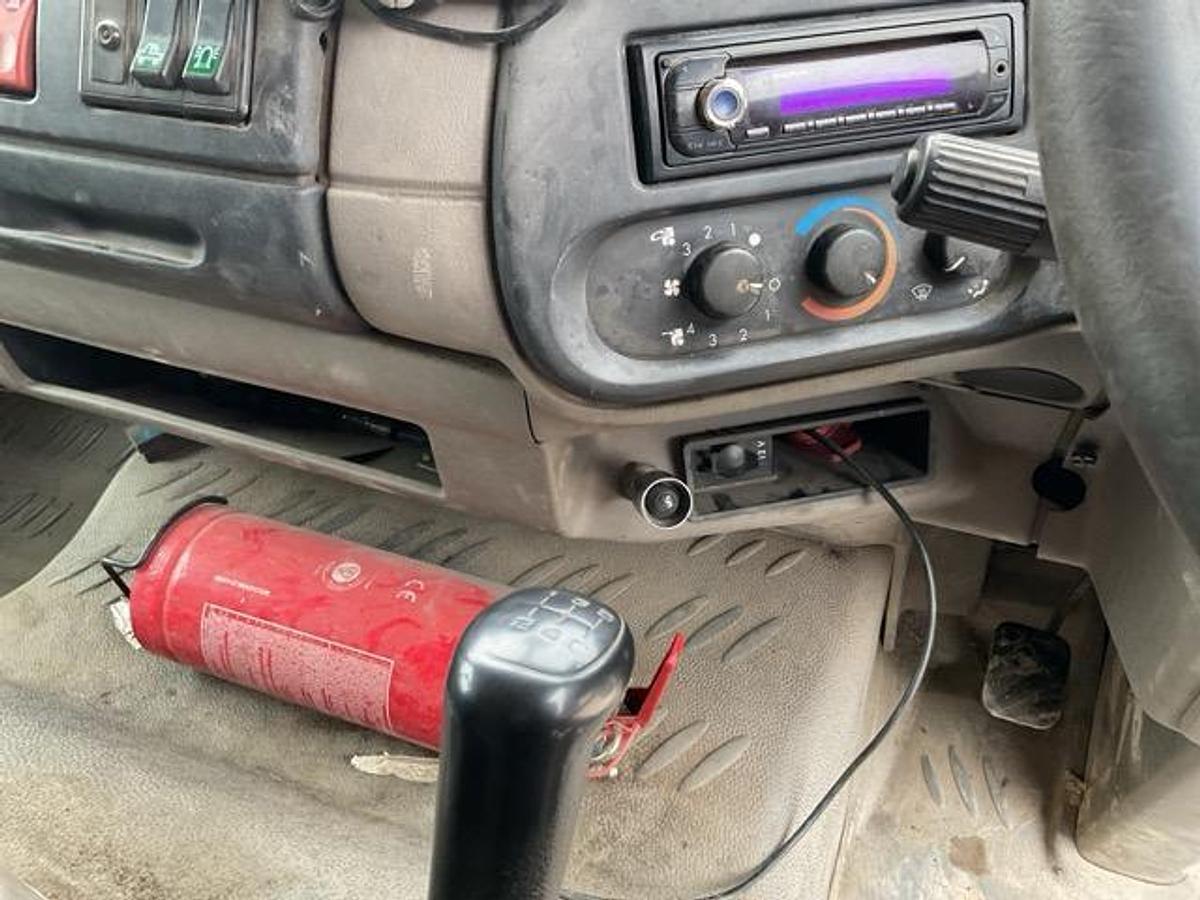 Used 2010 DAF LF55.220 4x2 Beavertail