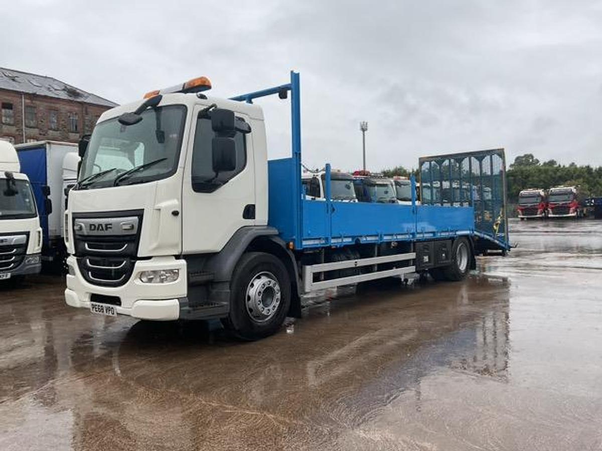 Used 2018 DAF LF230 4x2 Beavertail