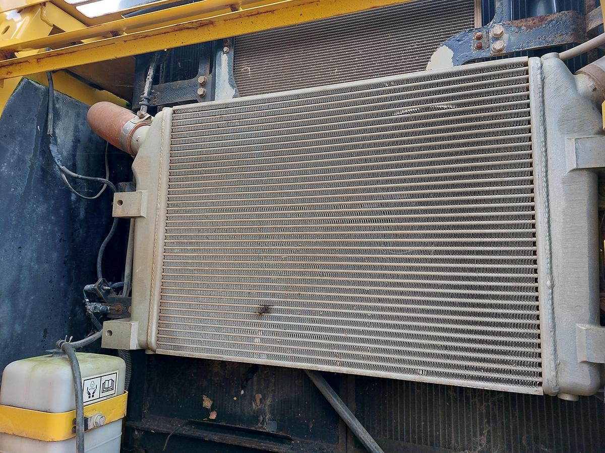 Used 2018 Komatsu PC360LC-11 Tracked Excavator