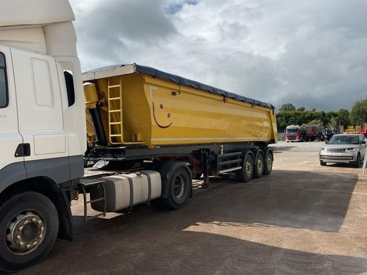 Used 2016 Stas Tri Axle Insulated Alloy Tipping Trailer