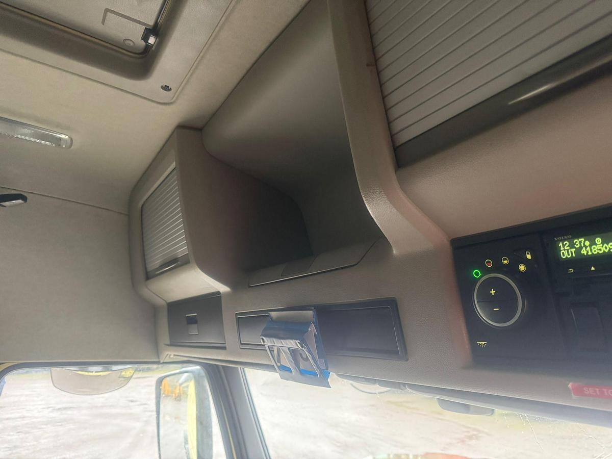 Used 2020 (20) Volvo FM460 G/T 6x2 Midlift