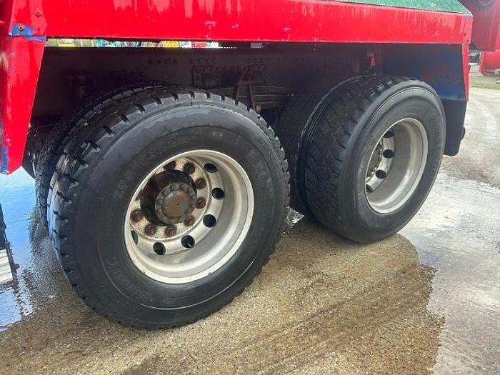 Used 2015 (15) Volvo FMX420 8x4 Steel Tipper