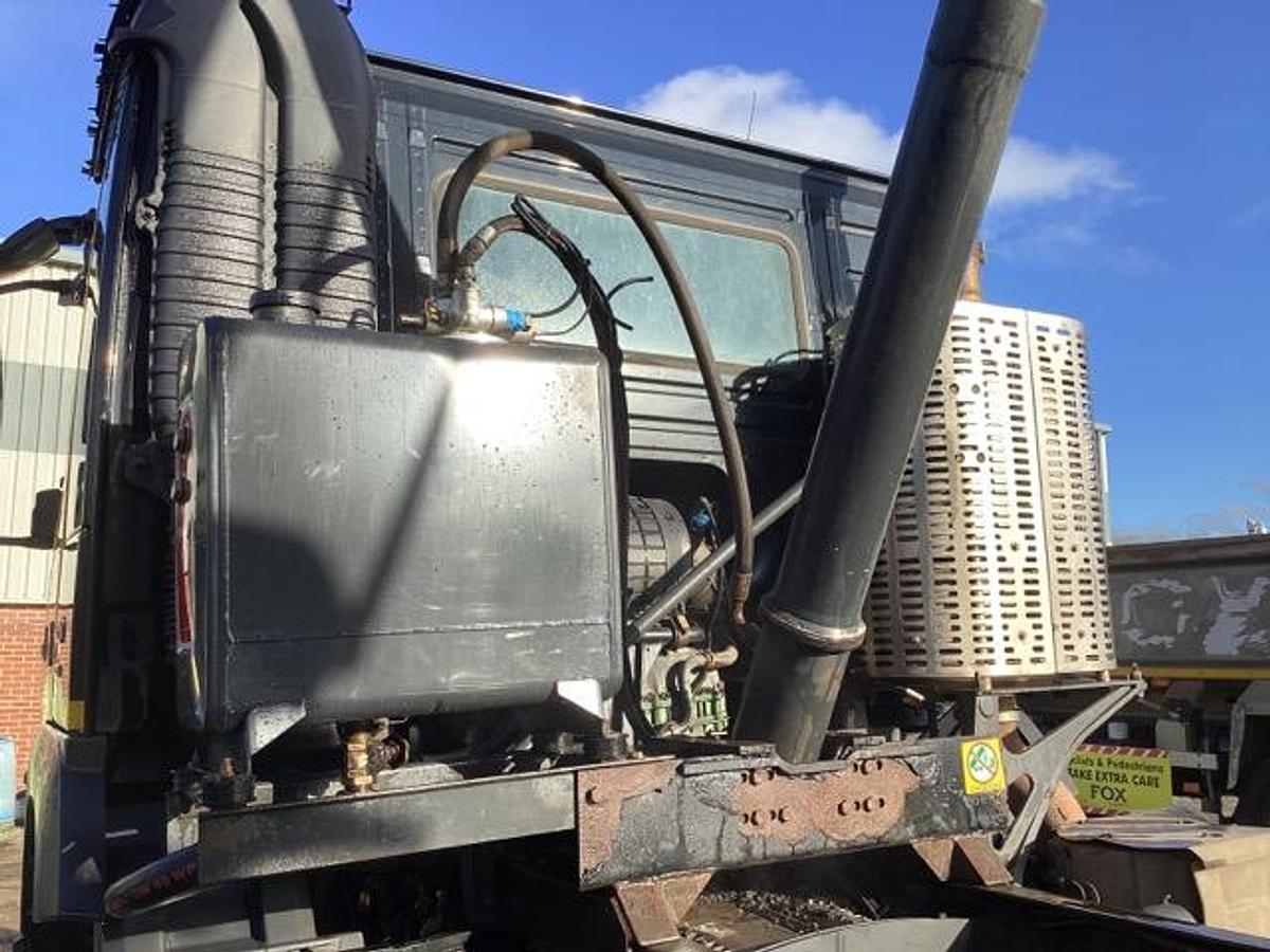 Used 2016 Volvo FMX420 8x4 Steel Tipper