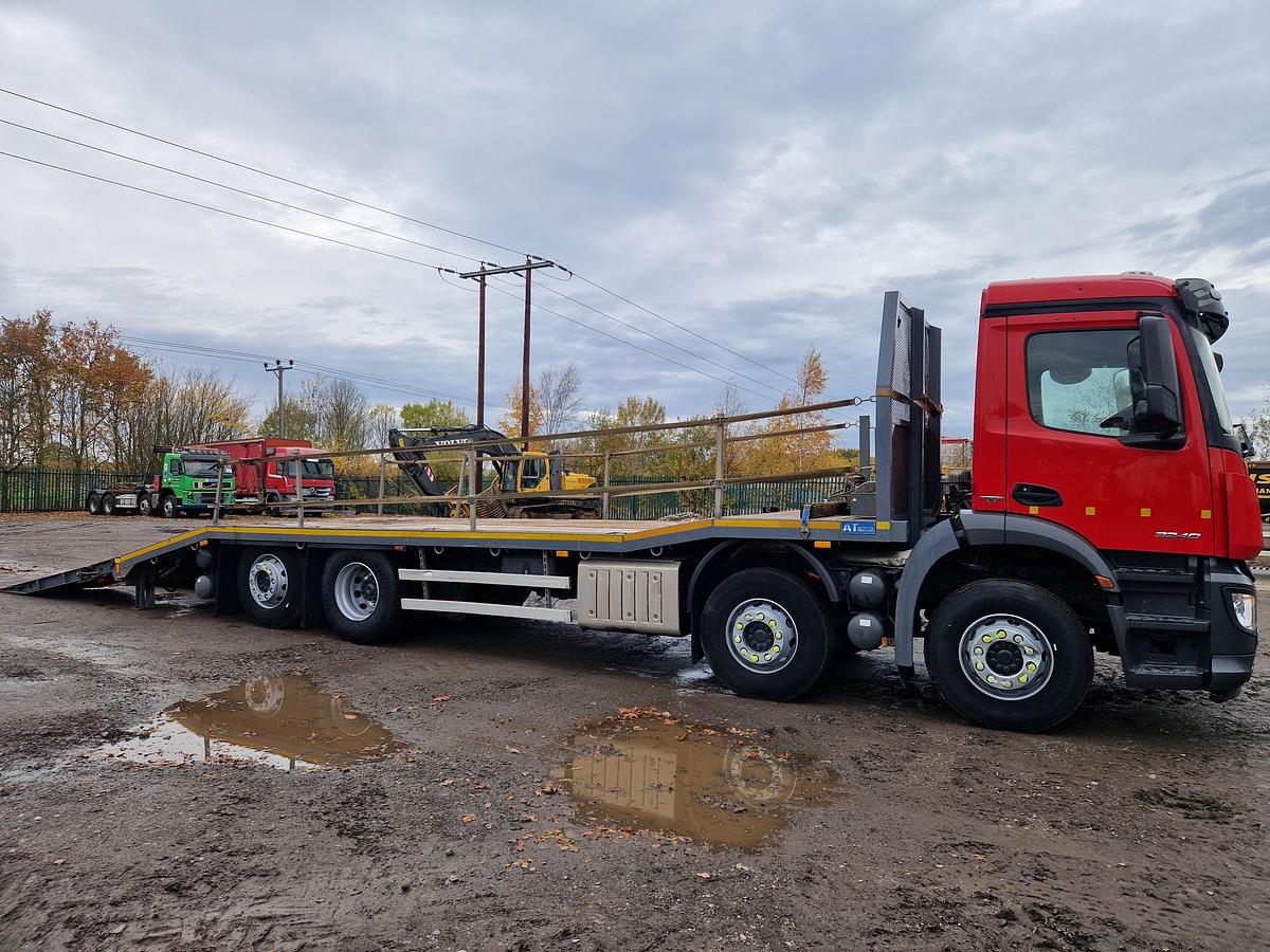 Used 2018 (18) Mercedes Arocs 3240 8x2 Rearlift Beavertail