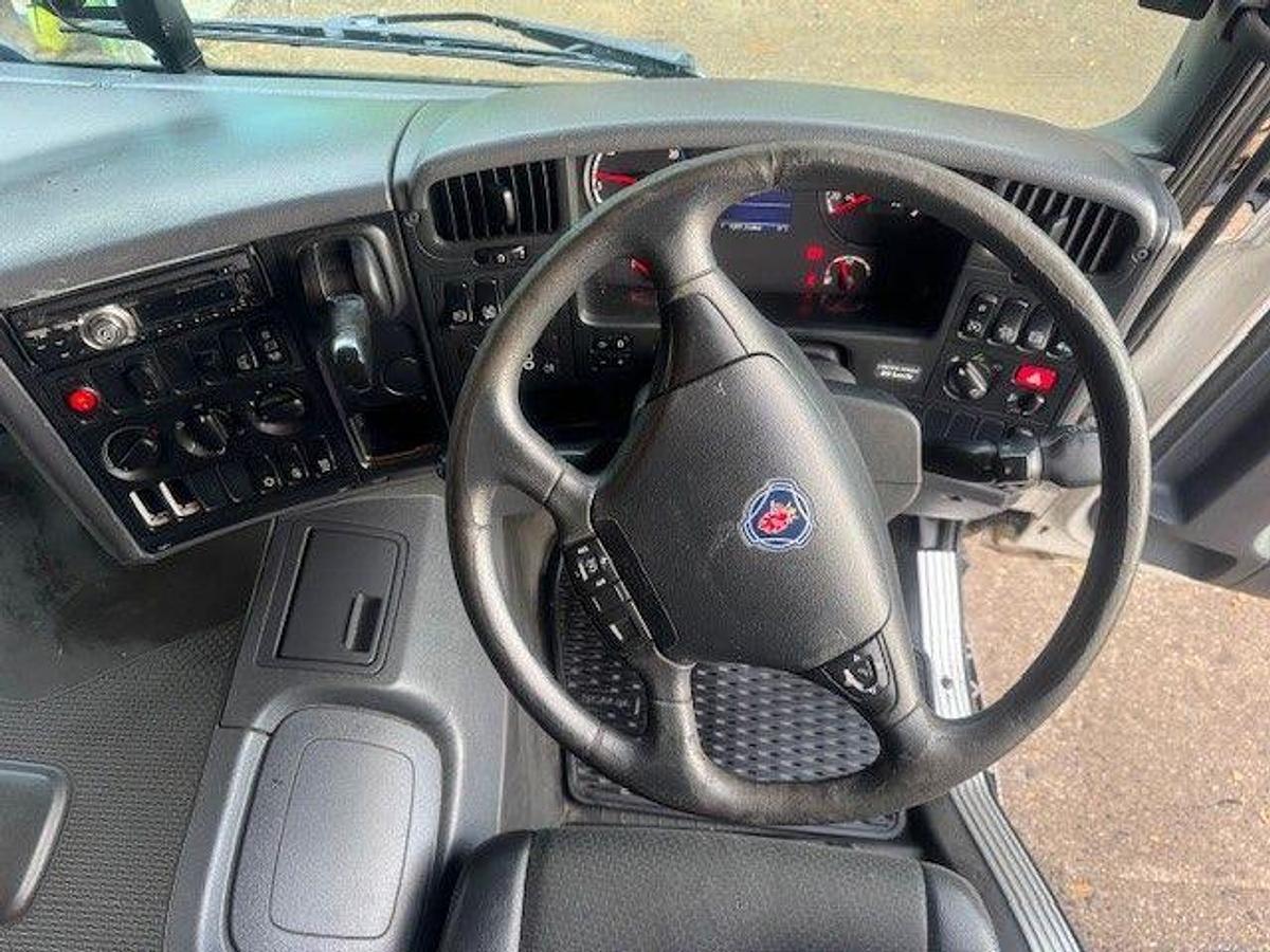 Used 2017 (17) Scania P250 4x2 18T Fridge