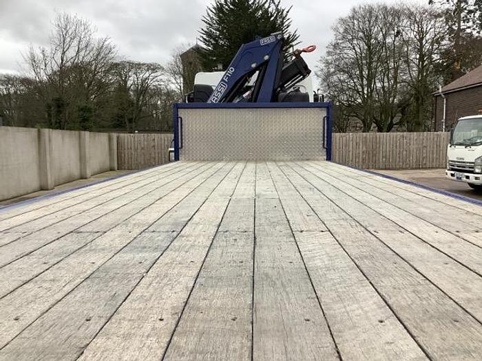 Used 2018 Renault C320 6x2 Flabed with Crane