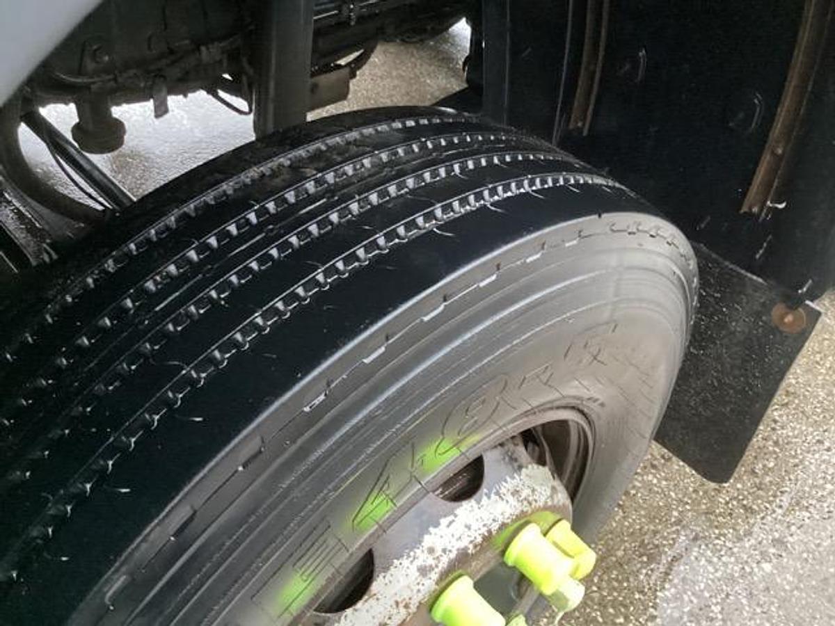 Used 2015 DAF CF440 8x4 Hookloader