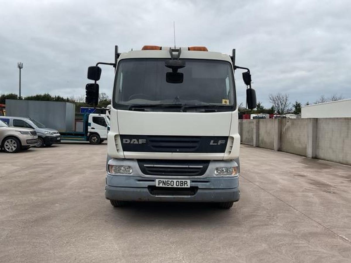 Used 2010 DAF LF55.220 4x2 Beavertail
