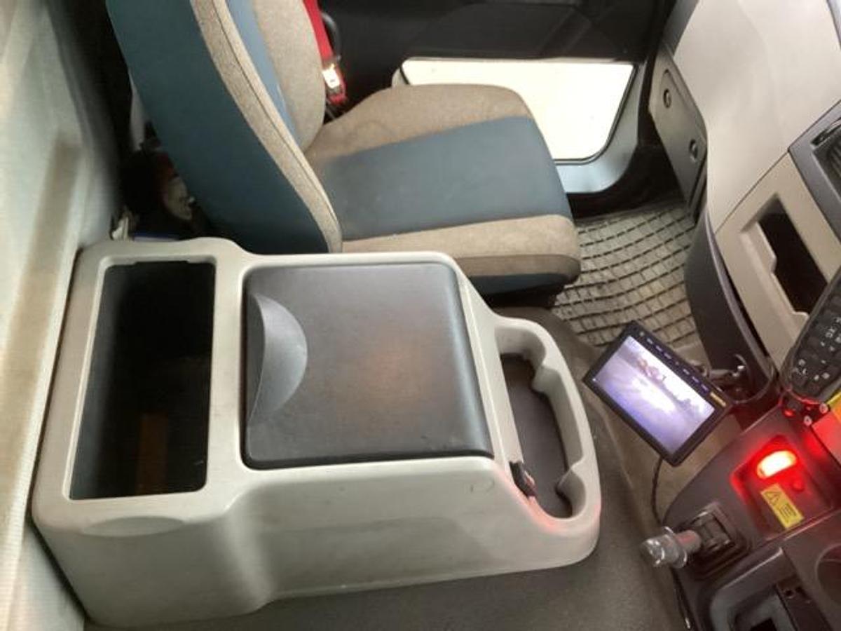 Used 2018 (68) Volvo FL280 4x2 18T Skiploader