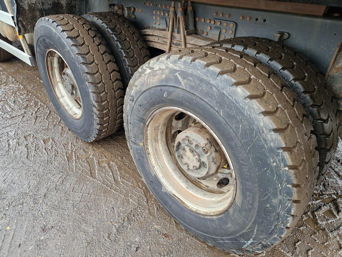 Used 2016 Volvo FMX420 8x4 Steel Tipper