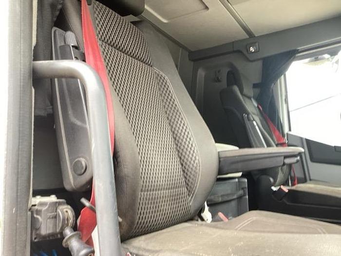 Used 2017 (17) Renault C430 8x4 Steel Tipper