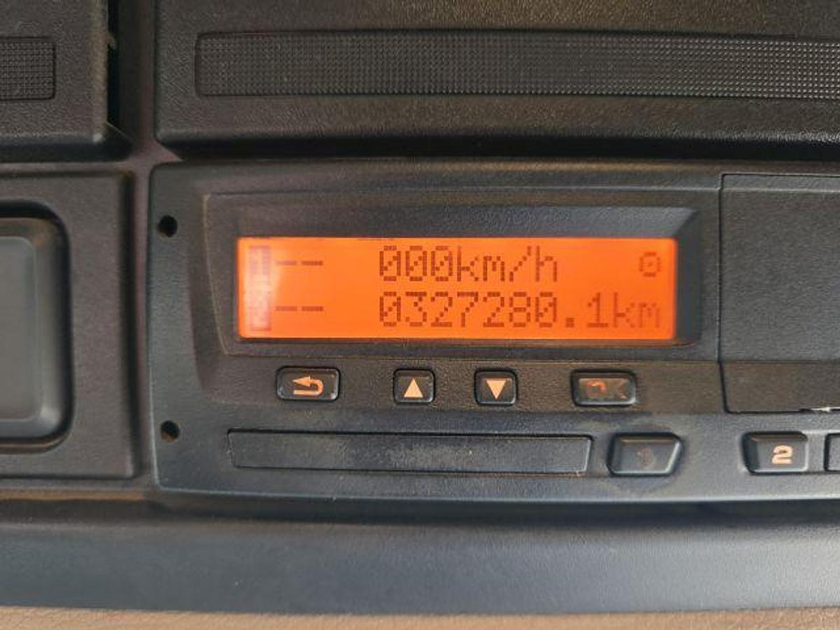 Used 2016 DAF LF250 4x2 18T Flatbed