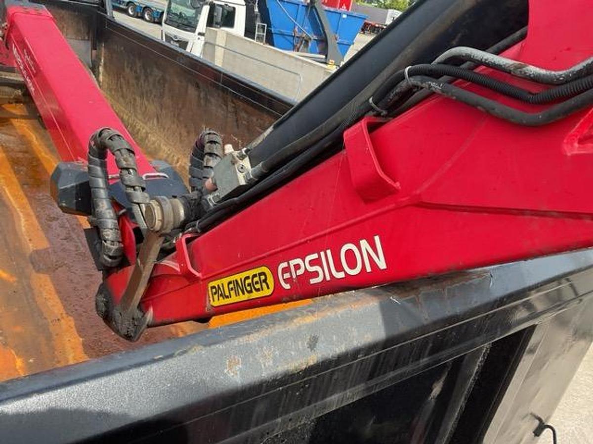 Used 2017 (17) DAF CF440 8x4 Steel Tipper Grab