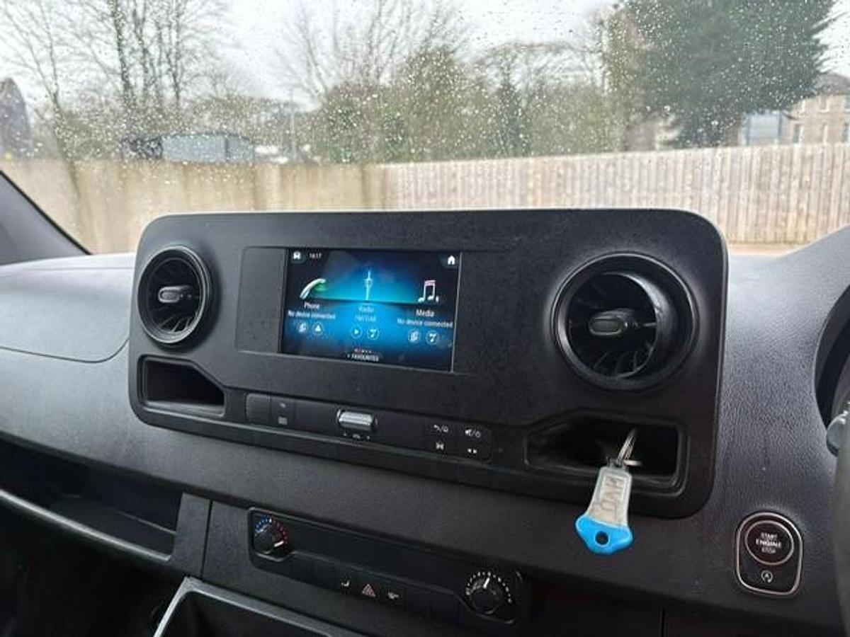 Used 2022 Mercedes Sprinter 314 CDI 3.5T Tipper