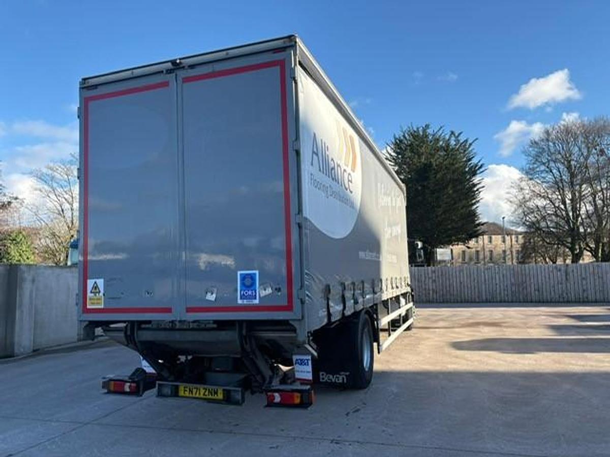 Used 2021 Iveco 180E250 18T Curtainsider