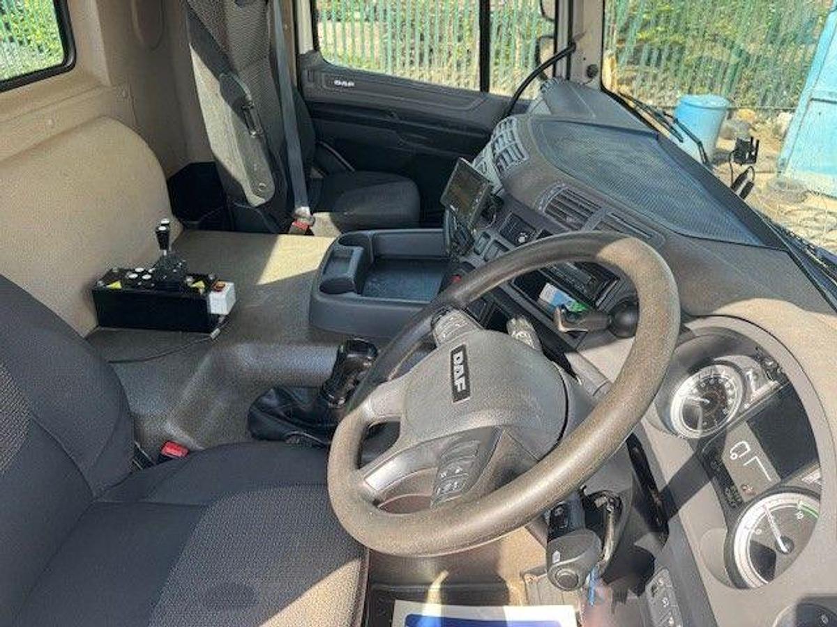 Used 2016 DAF CF400 8x4 Hookloader