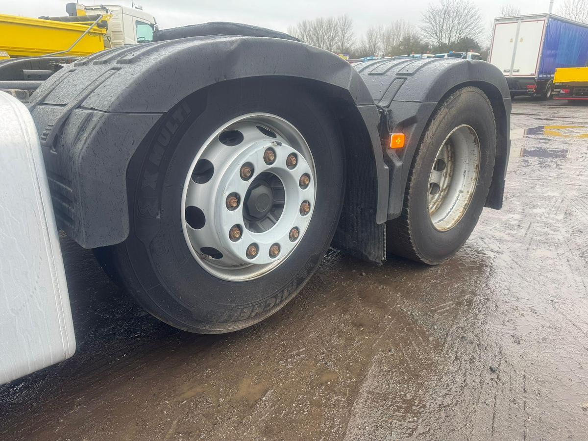 Used 2020 (20) Volvo FM460 G/T 6x2 Midlift