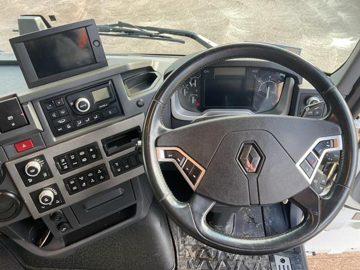 Used 2021 Renault T520 6x2 Tractor Unit