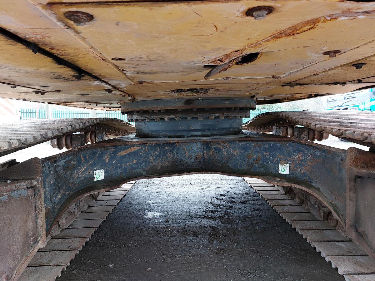 Used 2018 Komatsu PC360LC-11 Tracked Excavator