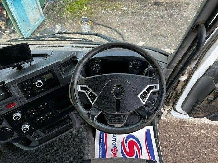 Used 2015 Renault K460 8x4 Volumetric Mixer