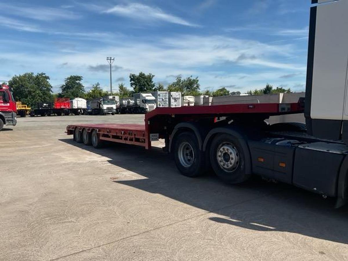 Used 2008 King MTSE Triaxle Stepframe Extendable Trailer