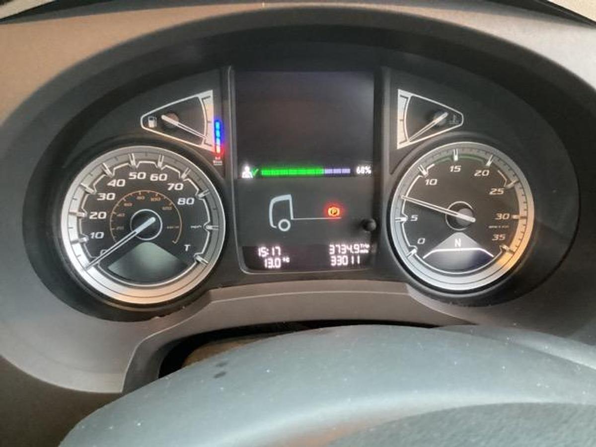 Used 2023 (73) DAF LF230 4x2 18T Dropside Flatbed