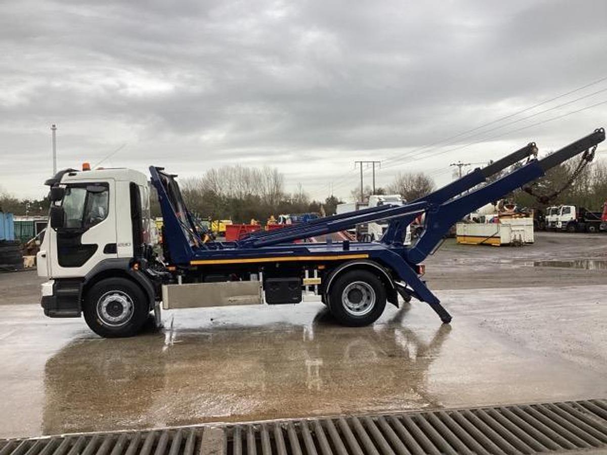 Used 2018 (68) Volvo FL280 4x2 18T Skiploader