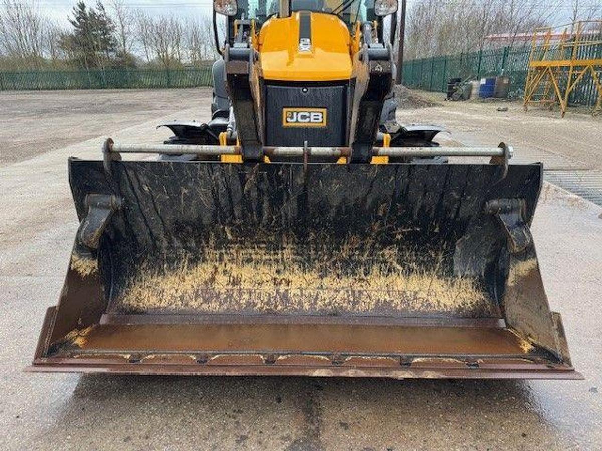 Used 2024 JCB 3CX Sitemaster Backhoe Loader
