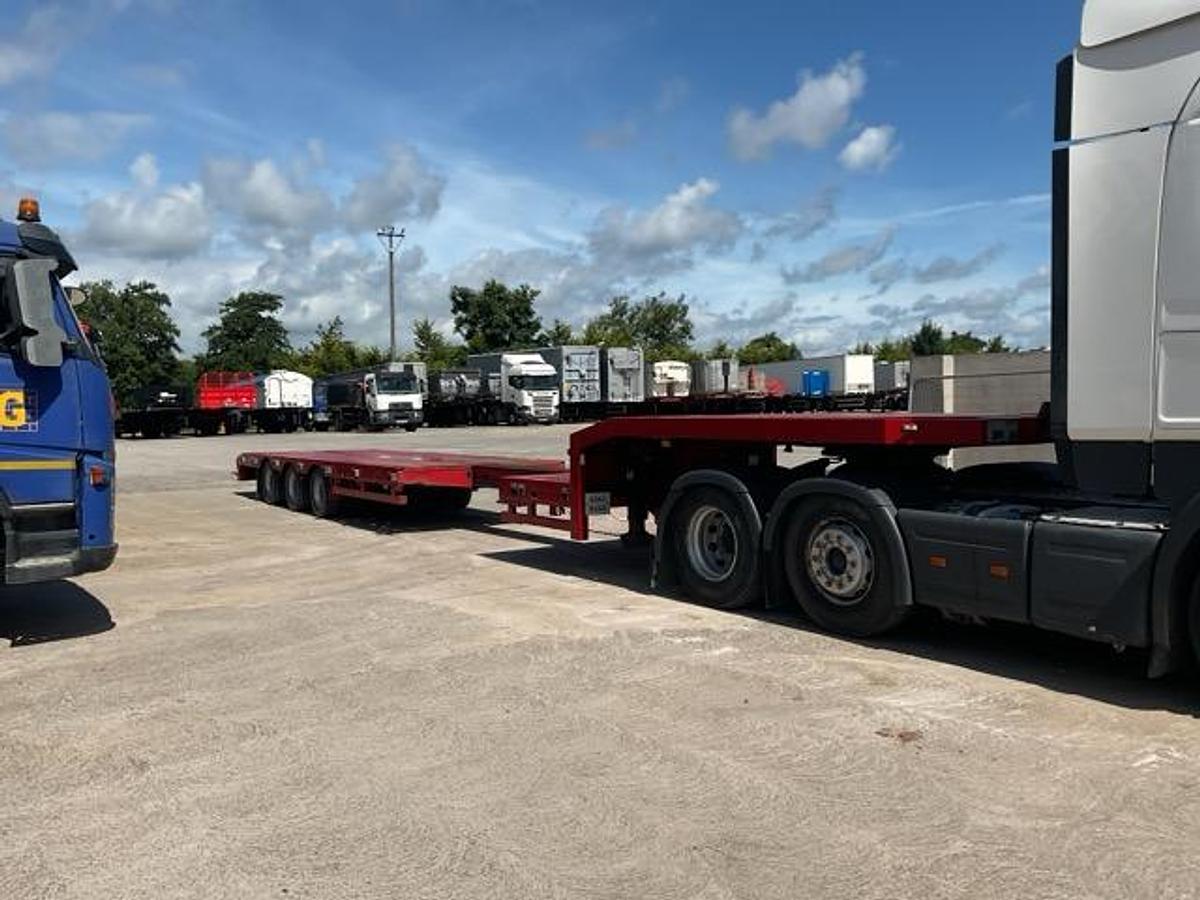 Used 2008 King MTSE Triaxle Stepframe Extendable Trailer