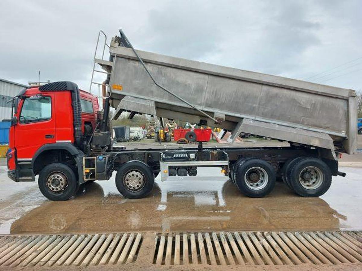 Used 2017 (17) Volvo FMX420 8x4 Alloy Tipper