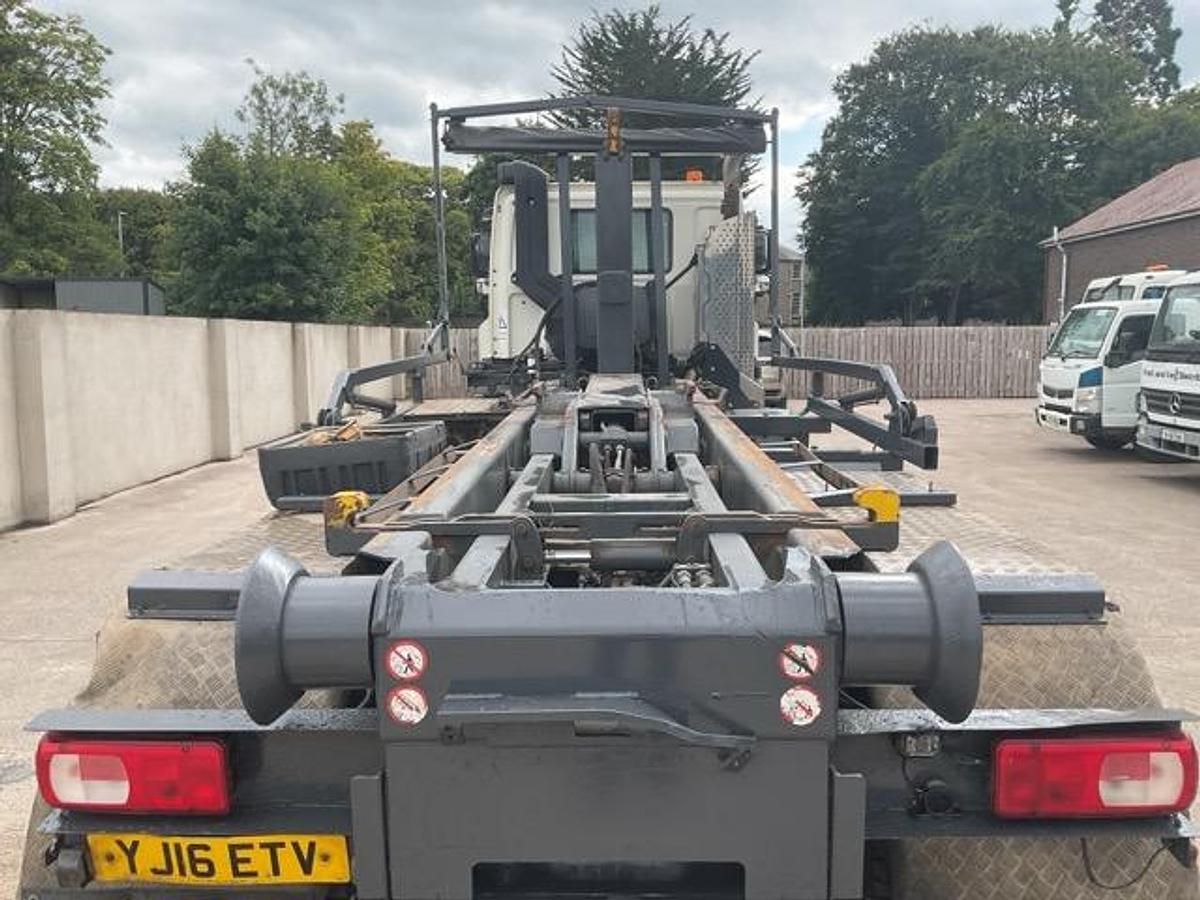 Used 2016 DAF CF400 8x4 Hookloader