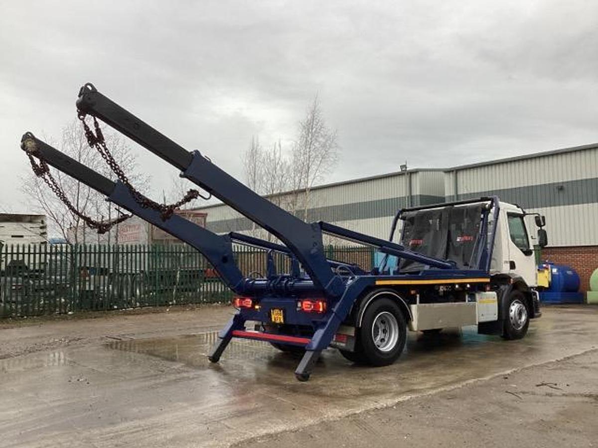 Used 2018 (68) Volvo FL280 4x2 18T Skiploader