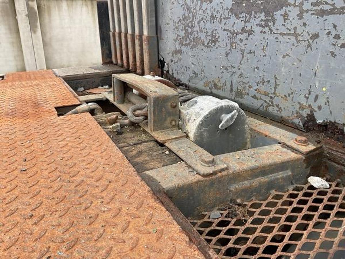 Used 2010 DAF LF55.220 4x2 Beavertail