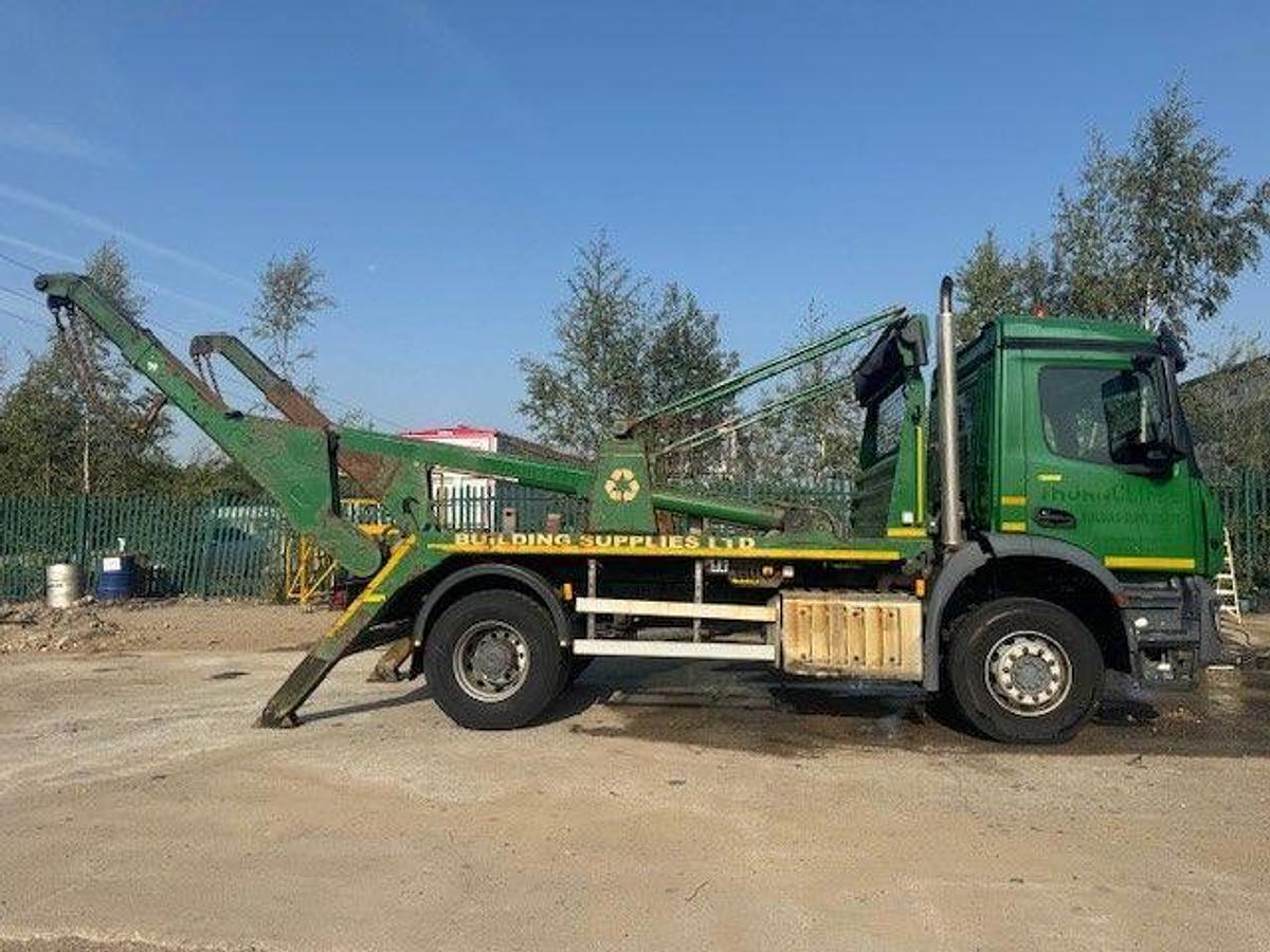Used 2018 (68) Mercedes Arocs 1824 4x2 18T Skiploader