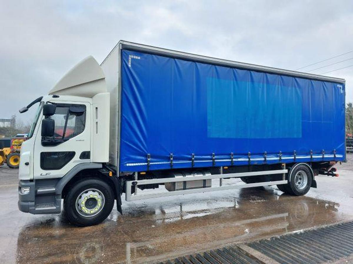 Used 2024 (74) DAF LF260 4x2 18T Curtainsider