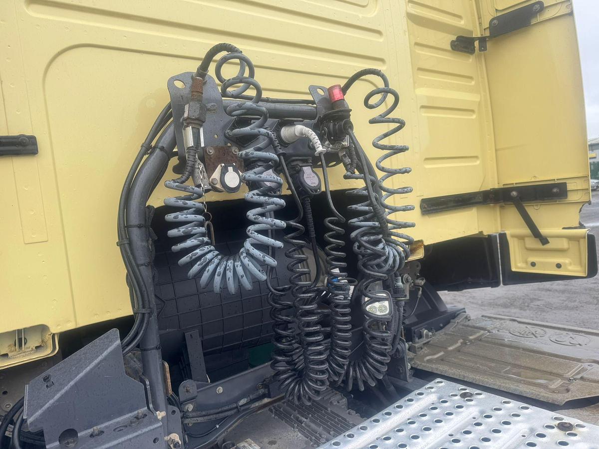 Used 2020 (20) Volvo FM460 G/T 6x2 Midlift