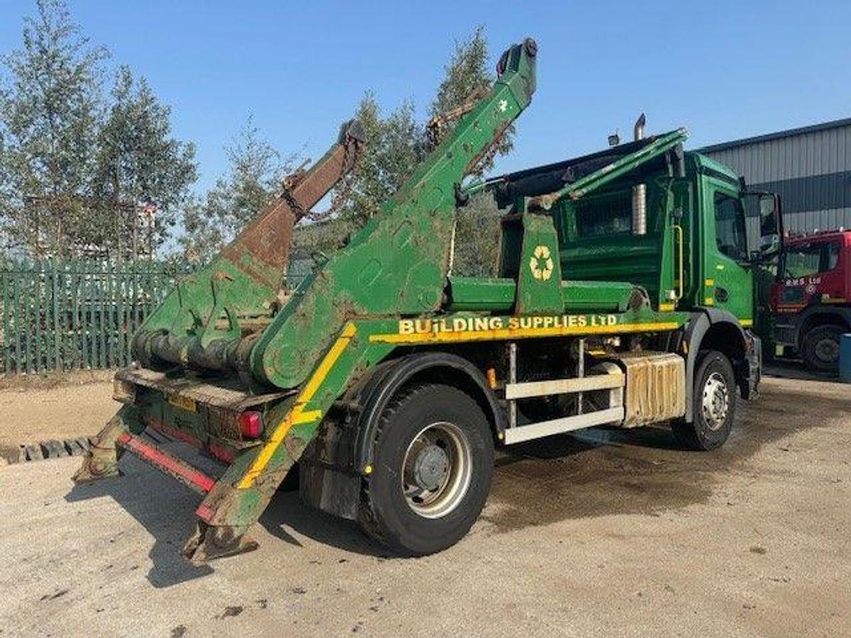 Used 2018 (68) Mercedes Arocs 1824 4x2 18T Skiploader