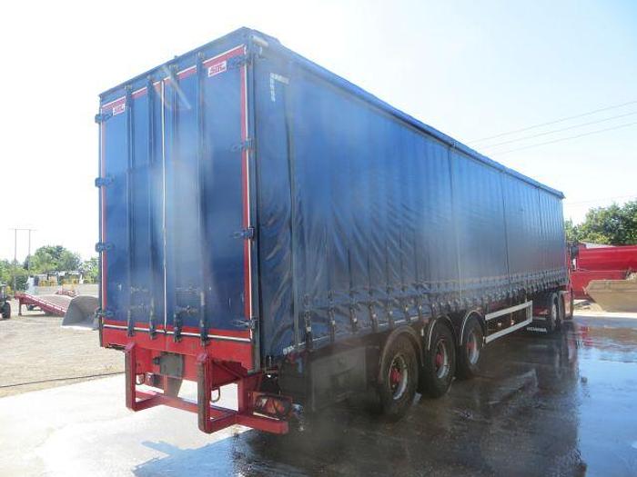 Used 2017 SDC Tri Axle Curtainsider Chipliner Trailer