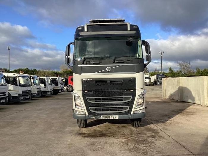 Used 2018 Volvo FH500 Globe Trotter 8x4 Hookloader