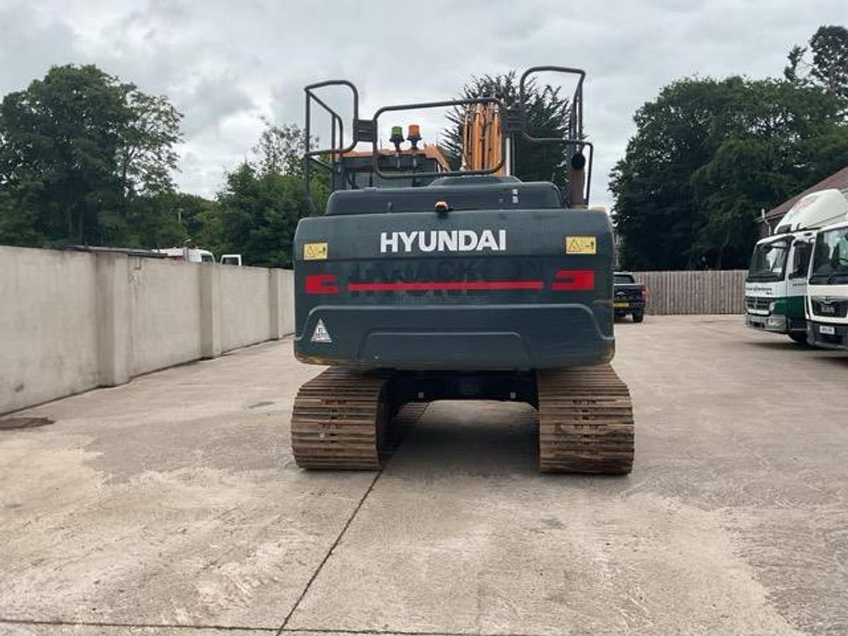 Used 2021 Hyundai HX140LC Tracked Excavator
